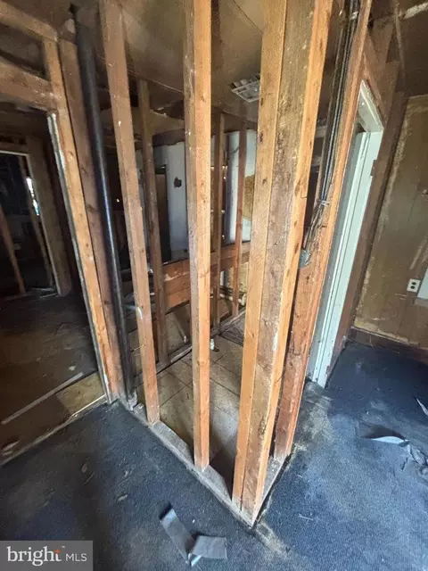 Entry Way - 415 W Division St, Dover, DE 19904 photo 4 of 21