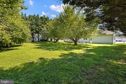 Exterior - 48 Attix Dr, Dover, DE 19904 photo 4 of 5