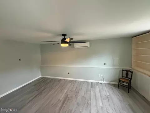Living - 2 Stoney Dr, Dover, DE 19904 photo 1 of 2