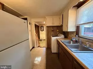 Entry Way - 40 Asbury Ave, Dover, DE 19901 photo 14 of 18