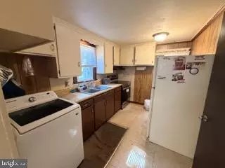 Entry Way - 40 Asbury Ave, Dover, DE 19901 photo 12 of 18