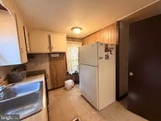 Entry Way - 40 Asbury Ave, Dover, DE 19901 photo 13 of 18