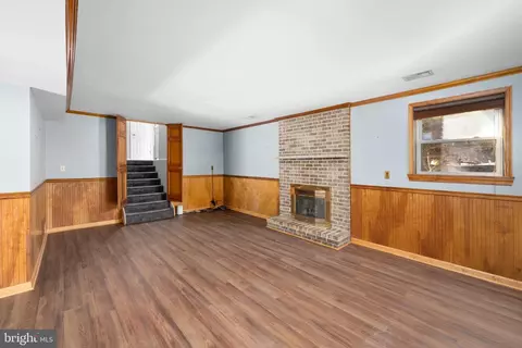 Living - 111 Delshire Dr, Dover, DE 19901 photo 6 of 6