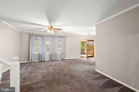 Living - 111 Delshire Dr, Dover, DE 19901 photo 2 of 6