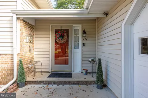 Entry Way - 111 Delshire Dr, Dover, DE 19901 photo 5 of 5