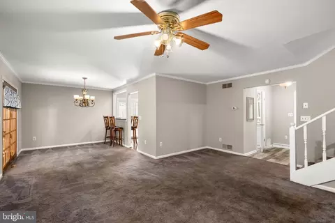 Living - 111 Delshire Dr, Dover, DE 19901 photo 4 of 6
