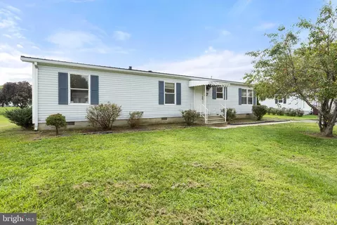 202 Persimmon Cir, Dover, DE 19901 photo 2