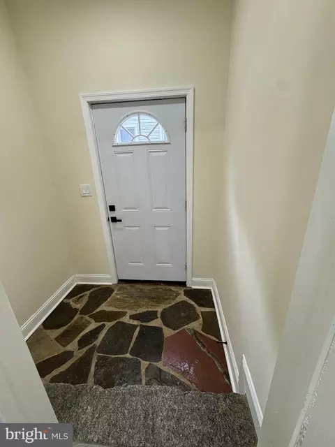Entry Way - 403 Main St, Dover, DE 19901 photo 4 of 11