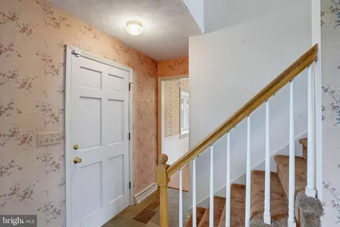 Entry Way - 5 Yorkshire Ct, Dover, DE 19901 photo 1 of 3