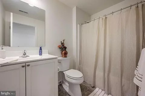 Bath - 18 Matisse Pl, Dover, DE 19904 photo 3 of 3