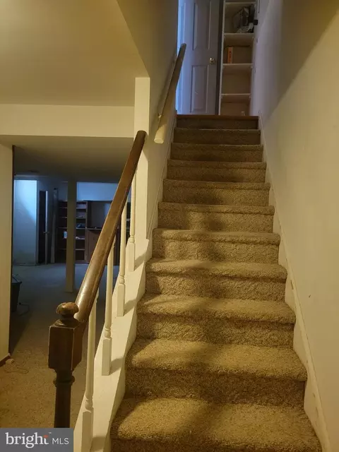 Entry Way - 27 Heritage Dr, Dover, DE 19904 photo 5 of 6