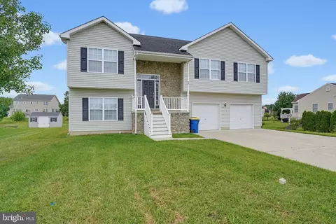 Exterior - 75 Fields Dr, Smyrna, DE 19977 photo 1 of 2