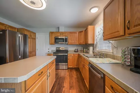 Kitchen - 8 Platinum Dr, Dover, DE 19901 photo 3 of 6
