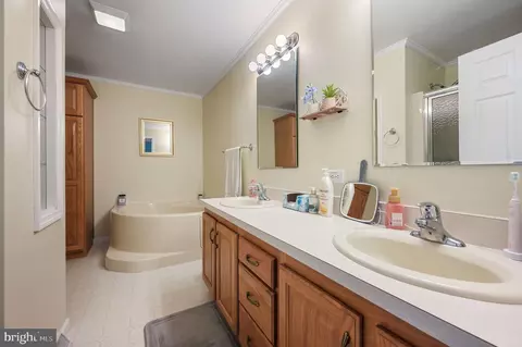 Bath - 8 Platinum Dr, Dover, DE 19901 photo 1 of 3