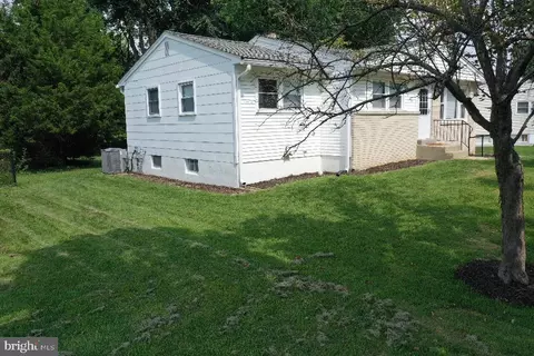 Exterior - 300 David Hall Rd, Dover, DE 19904 photo 2 of 2
