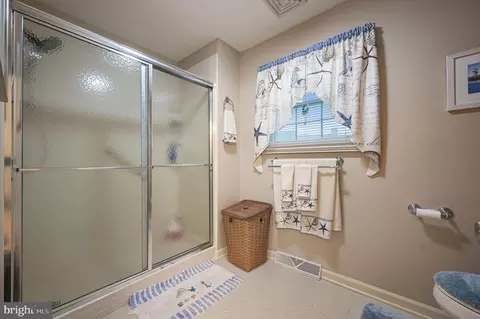 Bath - 134 Brandywine Dr, Dover, DE 19904 photo 1 of 2
