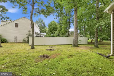 Exterior - 133 Red Oak Dr, Dover, DE 19904 photo 5 of 7