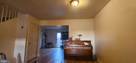 Entry Way - 119 Holmes St, Dover, DE 19901 photo 1 of 4