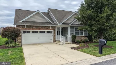 Exterior - 47 Siltstone Dr, Dover, DE 19901 photo 3 of 4