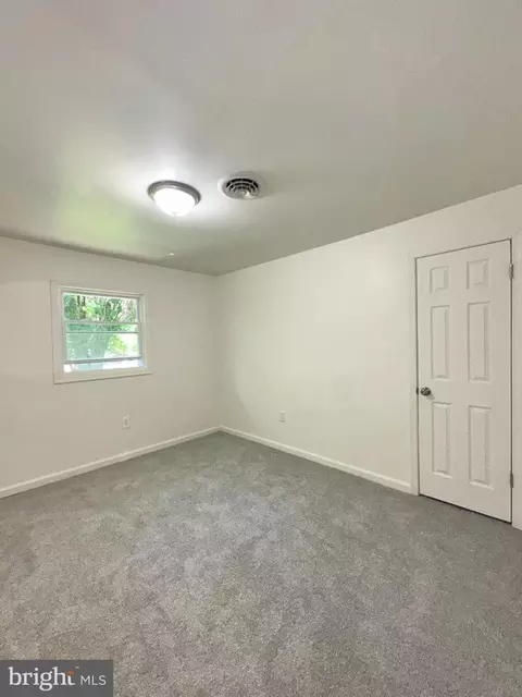 Bedroom - 6 Washington Pl, Dover, DE 19901 photo 2 of 2