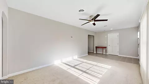 Entry Way - 43 Wayne Dr, Dover, DE 19901 photo 5 of 5