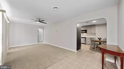 Entry Way - 43 Wayne Dr, Dover, DE 19901 photo 2 of 5