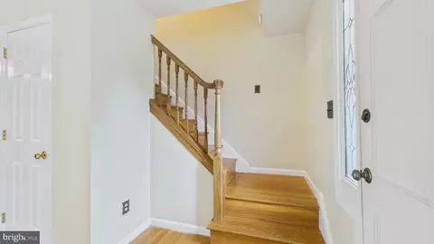 Entry Way - 576 Crawford Ave, Dover, DE 19901 photo 10 of 17