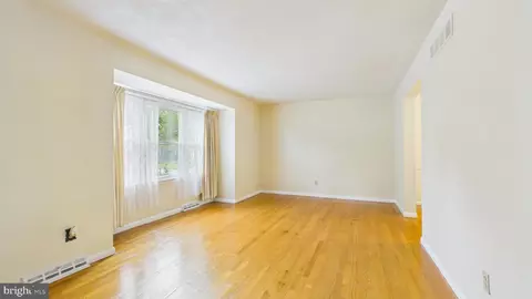 Living - 576 Crawford Ave, Dover, DE 19901 photo 2 of 3