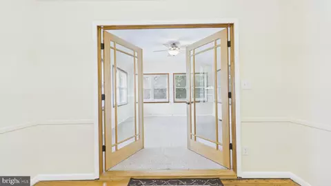 Entry Way - 576 Crawford Ave, Dover, DE 19901 photo 3 of 17