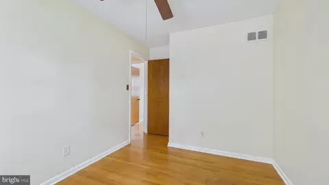 Entry Way - 576 Crawford Ave, Dover, DE 19901 photo 5 of 17