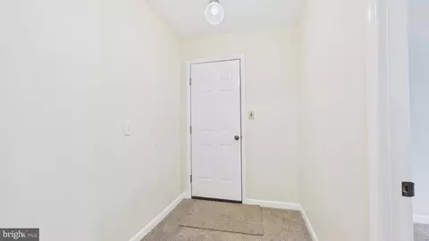 Entry Way - 576 Crawford Ave, Dover, DE 19901 photo 7 of 17