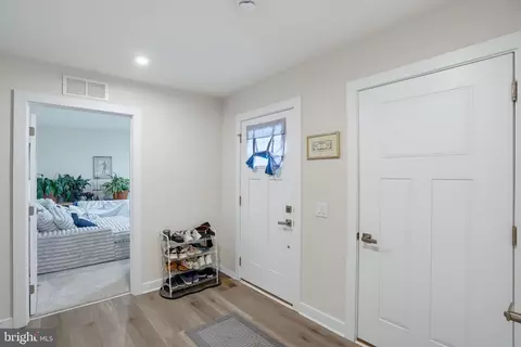 Entry Way - 427 Alezach Dr, Dover, DE 19901 photo 2 of 7