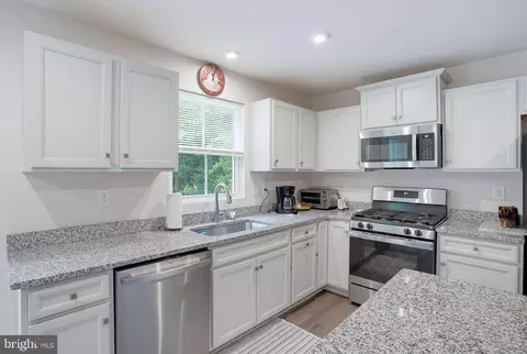 Kitchen - 427 Alezach Dr, Dover, DE 19901 photo 2 of 4