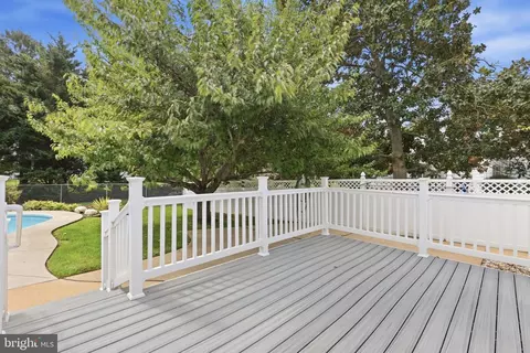 Exterior - 86 Dalwin Dr, Dover, DE 19901 photo 7 of 10