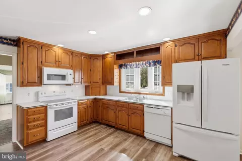 Kitchen - 86 Dalwin Dr, Dover, DE 19901 photo 3 of 4
