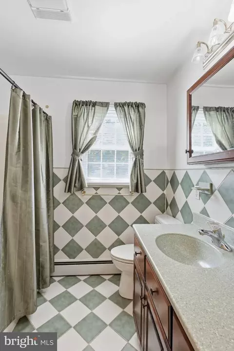 Bath - 86 Dalwin Dr, Dover, DE 19901 photo 1 of 1