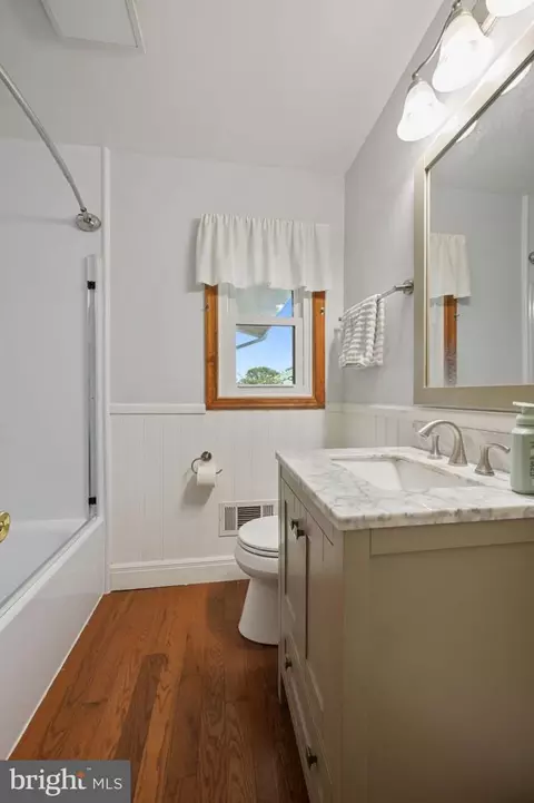 Bath - 324 Dorman St, Harrington, DE 19952 photo 1 of 2
