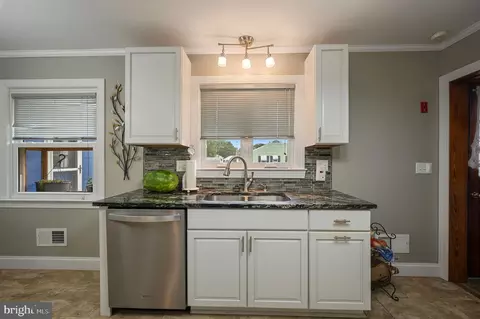 Kitchen - 324 Dorman St, Harrington, DE 19952 photo 1 of 4
