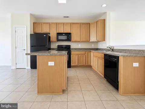 Kitchen - 133 Lady Bug Dr, Dover, DE 19901 photo 3 of 4