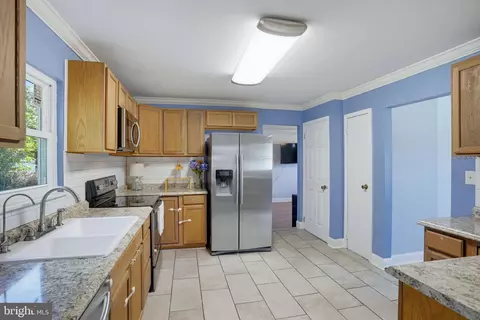 Kitchen - 713 Pear St, Dover, DE 19904 photo 1 of 5