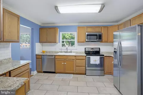 Kitchen - 713 Pear St, Dover, DE 19904 photo 4 of 5
