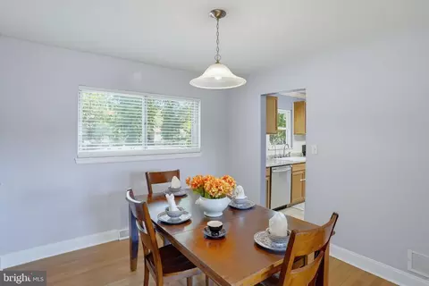 Dining - 713 Pear St, Dover, DE 19904 photo 2 of 3
