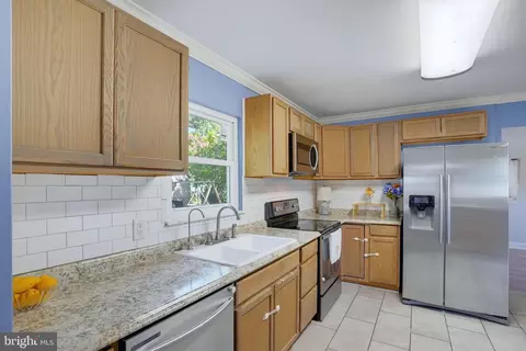 Kitchen - 713 Pear St, Dover, DE 19904 photo 2 of 5