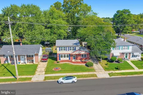 View/Area - 713 Pear St, Dover, DE 19904 photo 2 of 5