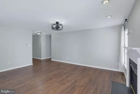Living - 57 Houston St, Dover, DE 19901 photo 3 of 5