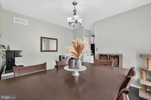 Dining - 124 Brian Dr, Smyrna, DE 19977 photo 2 of 2