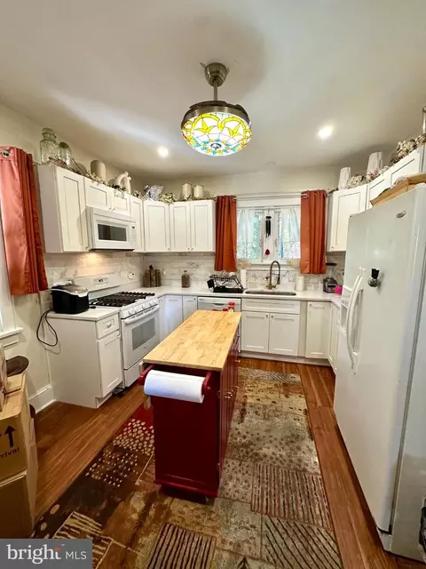 Kitchen - 302 N Bradford St, Dover, DE 19904 photo 1 of 2