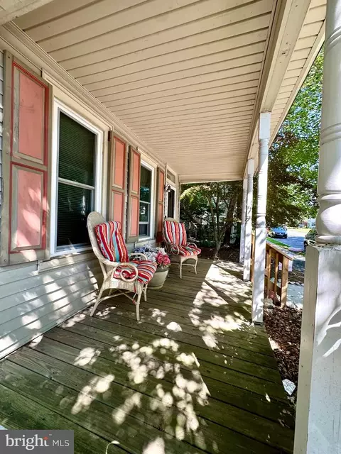 Exterior - 302 N Bradford St, Dover, DE 19904 photo 5 of 11