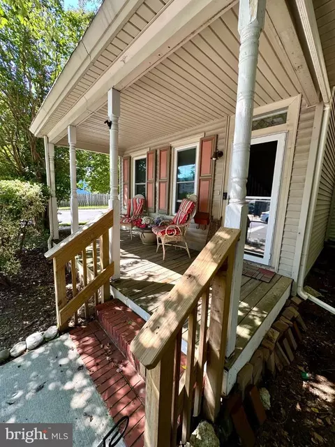 Exterior - 302 N Bradford St, Dover, DE 19904 photo 4 of 11