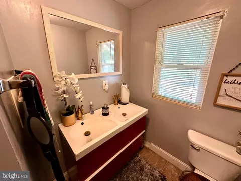Bath - 302 N Bradford St, Dover, DE 19904 photo 2 of 6